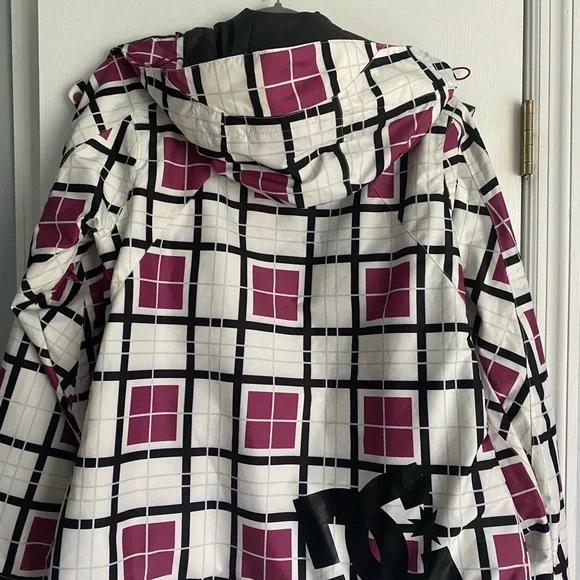 DC Womens EKOTEX 5K Hooded Ski Snowboard Jacket Size Small White Pink Waterproof - Picture 6 of 8